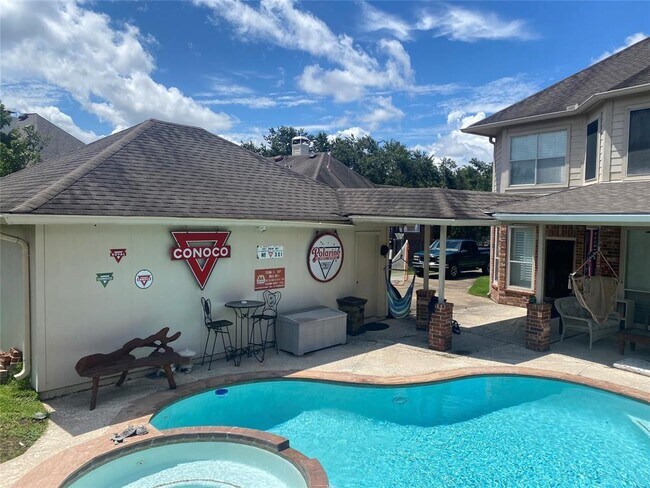 Building Photo - 12223 N Shadow Cove Dr