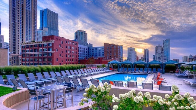 Foto del edificio - 545 N Dearborn St