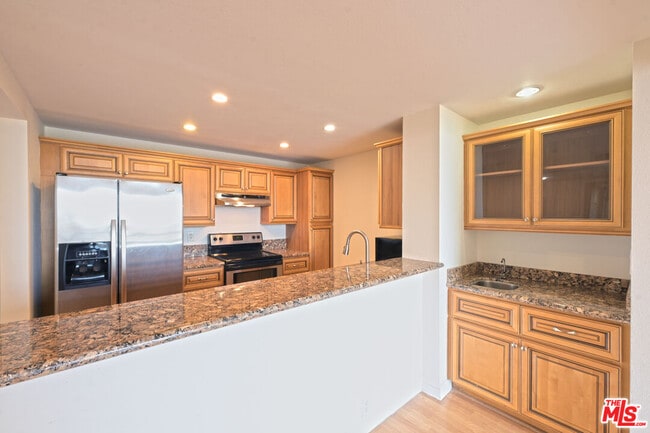 Building Photo - 10535 Wilshire Blvd