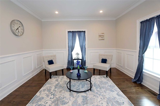 Foto del edificio - 45 Linden Blvd