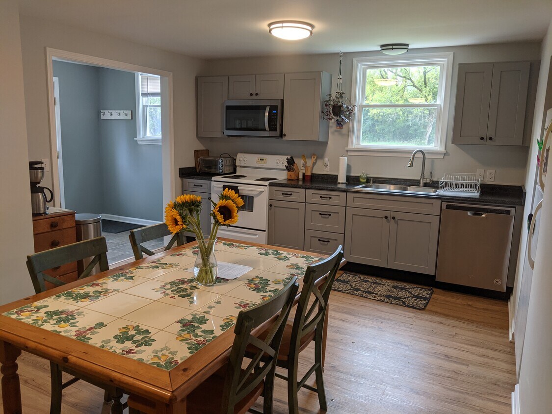 Foto principal - 326 Coddington Rd