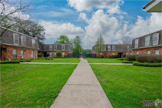 Photo - 1755 College Dr Apartment