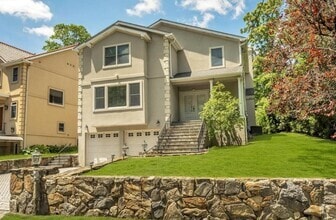 Building Photo - 696 Ridgeway
