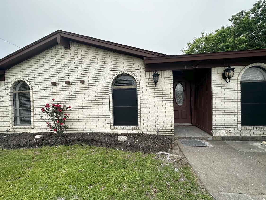 1732 Americana Blvd, Blue Mound, TX 76131 House Rental in Blue Mound