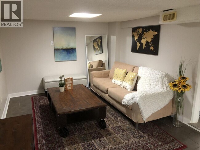 Photo du bâtiment - 417 E 17th Ave