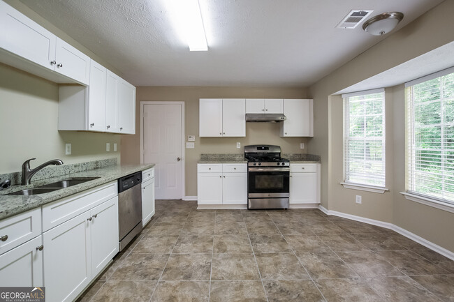 Building Photo - 2295 Burdett Ridge Dr