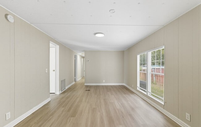 Foto del edificio - 7623 Sunwood Dr