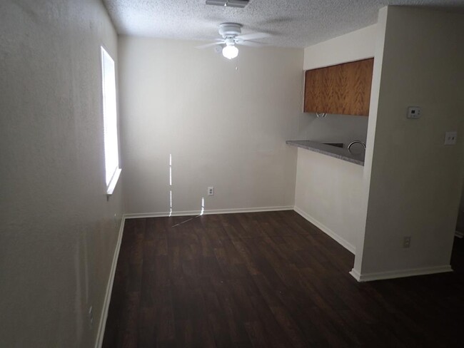 Building Photo - 217 Pine Meadow Dr