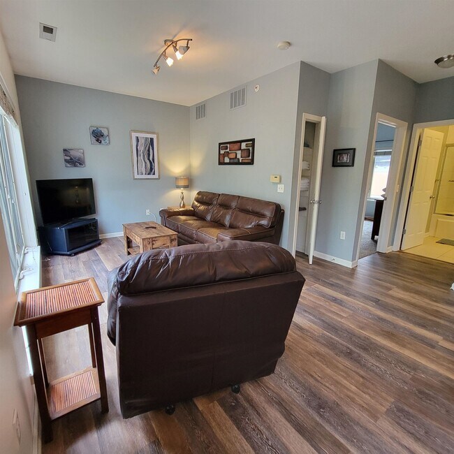 Foto del edificio - 588 N Midvale Blvd