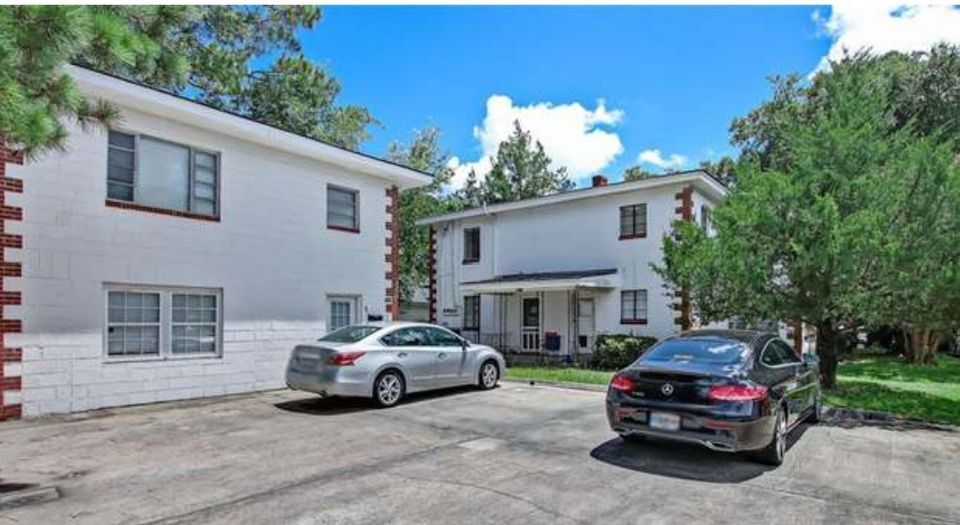 Foto principal - 3408 Montgomery St