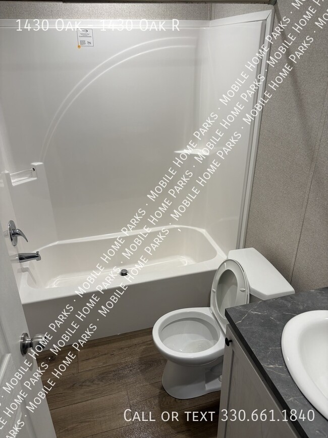 Foto del edificio - 1430 Oak St