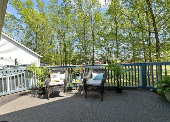 Building Photo - 4350 Spa Dr