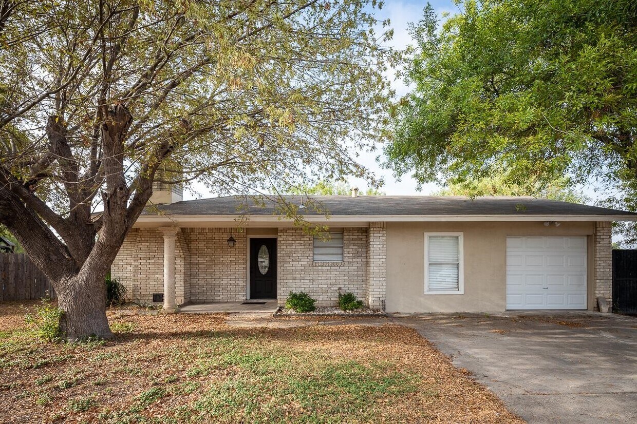 Primary Photo - 110 Mariposa Dr