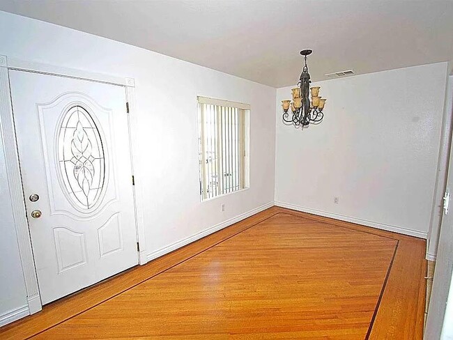 Building Photo - 5916 Albemarle St