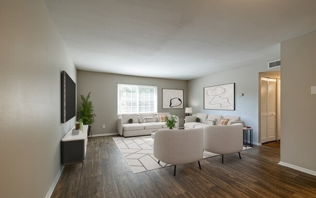 Building Photo - Eagle Trace Apartments