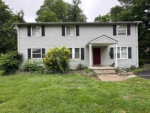Building Photo - 4400 NE 46th Terrace