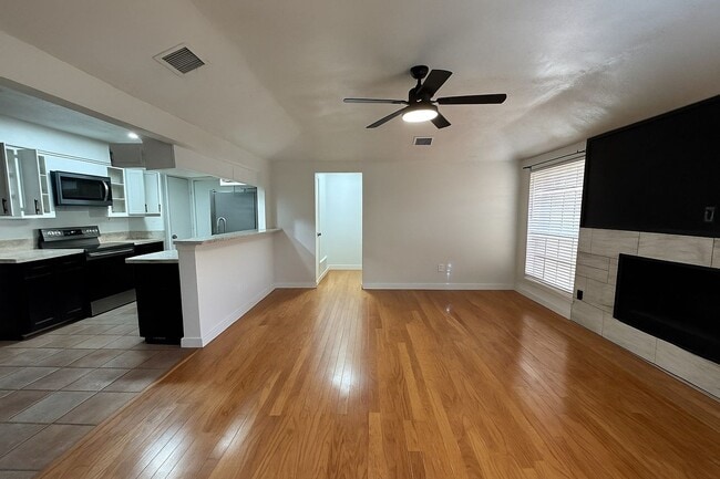 Building Photo - 3-Bedroom Home for Lease in Rowlett – Cul-...