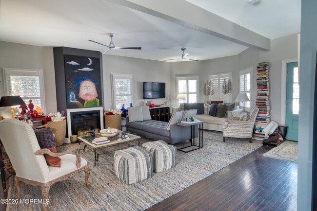 Building Photo - 1210 3rd Ave