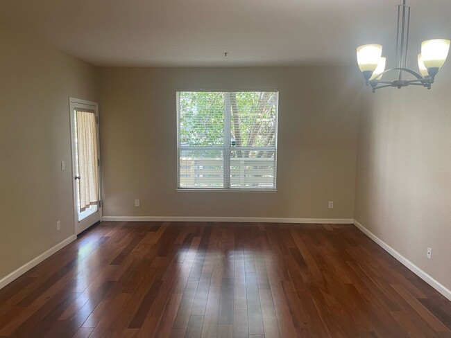 Foto del edificio - SUNNYVALE - Large (approx. 1,150 sq. ft.),...