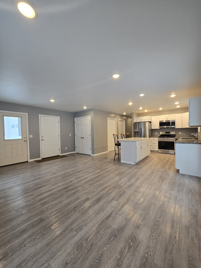 Foto del edificio - 1796 E Lake Mitchell Dr