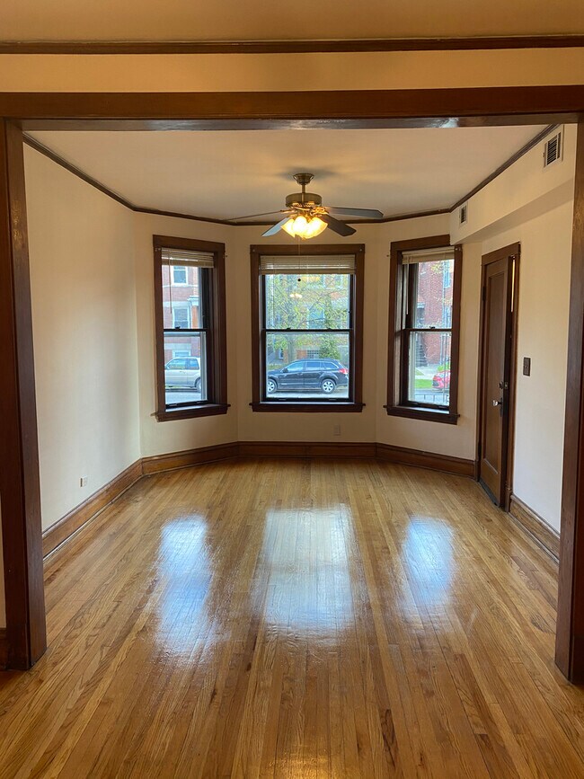 Building Photo - 2216 W Addison St