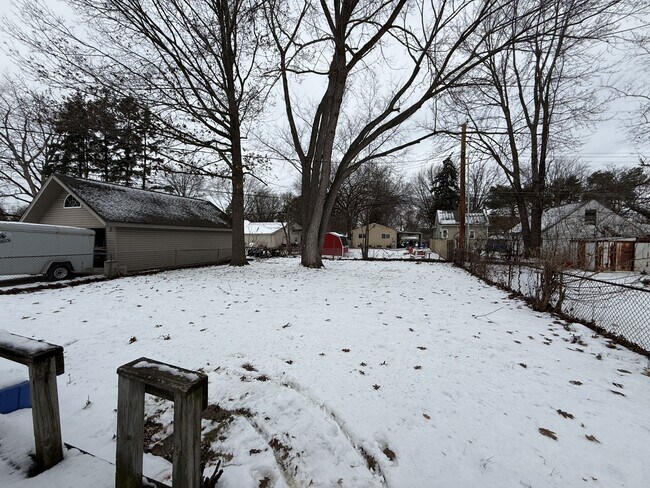 Foto del edificio - 13441 Harold Ave