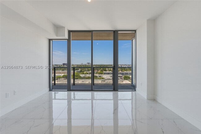 Building Photo - 1170 Hallandale Ave