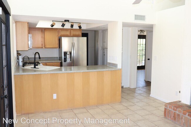 Building Photo - 5 br, 2 bath House - 9002 E Berkshire Pl