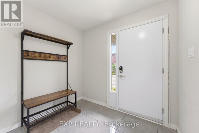 Building Photo - 890 Cahill Dr W