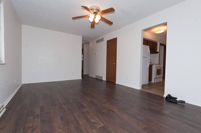 Living room - 1607 Elmore Ave