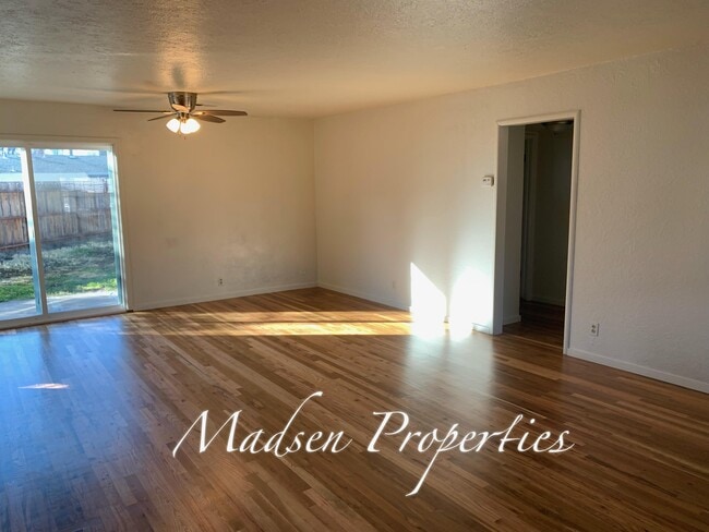 Building Photo - 133 Terrace Dr