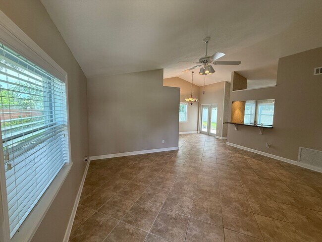Building Photo - Charming 2-Bed, 2-Bath Home in The Reserve at the Crossings – Lake Mary Living at Its Best!