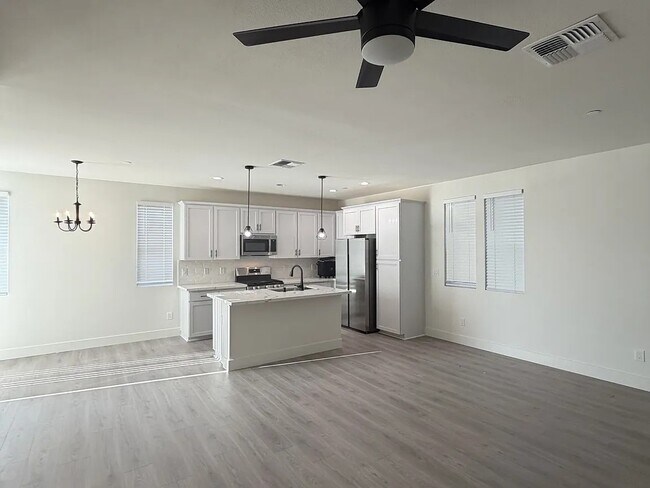 Foto del edificio - 4404 Redstart Ln