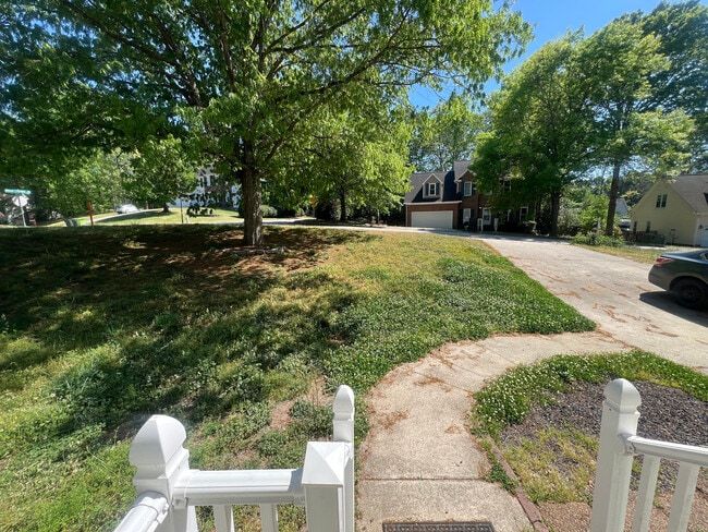 Building Photo - Room in Single Family Home on Daingerfield Dr