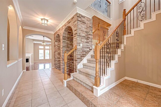 Building Photo - 23423 Fairway Valley Ln