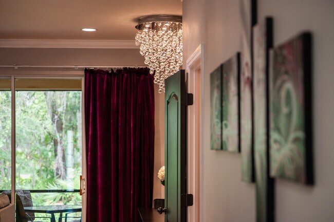 Foto del edificio - 8303 Pine River Rd