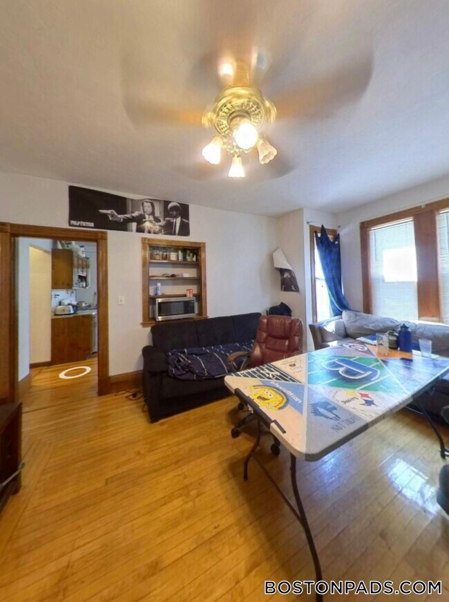 Building Photo - 159 Brown St