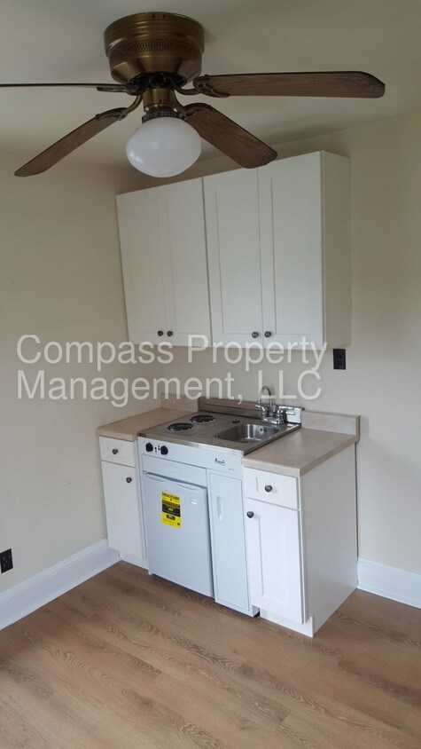 Building Photo - $595 - Efficiency Apartment - Coatesville
