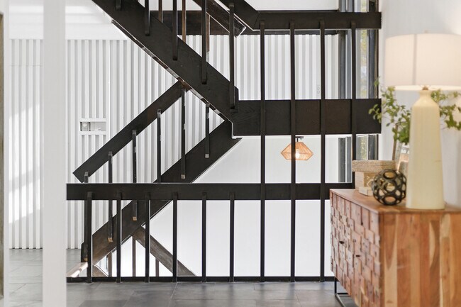 Foto del edificio - 1 Myrtle Hill Rd