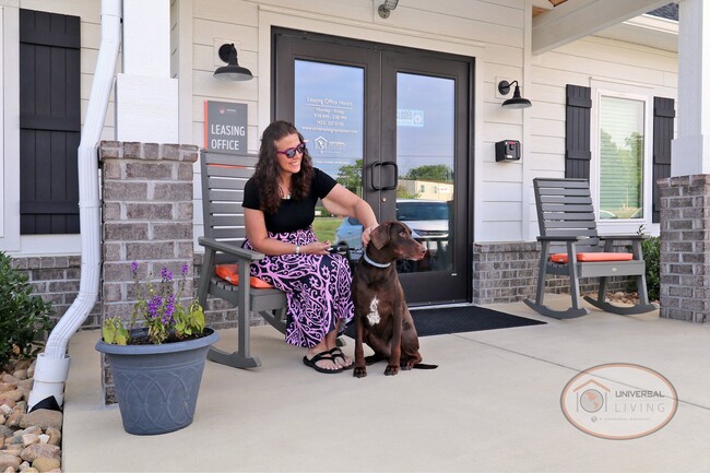 Clubhouse - Una comunidad que admite mascotas - Universal at Mountain View