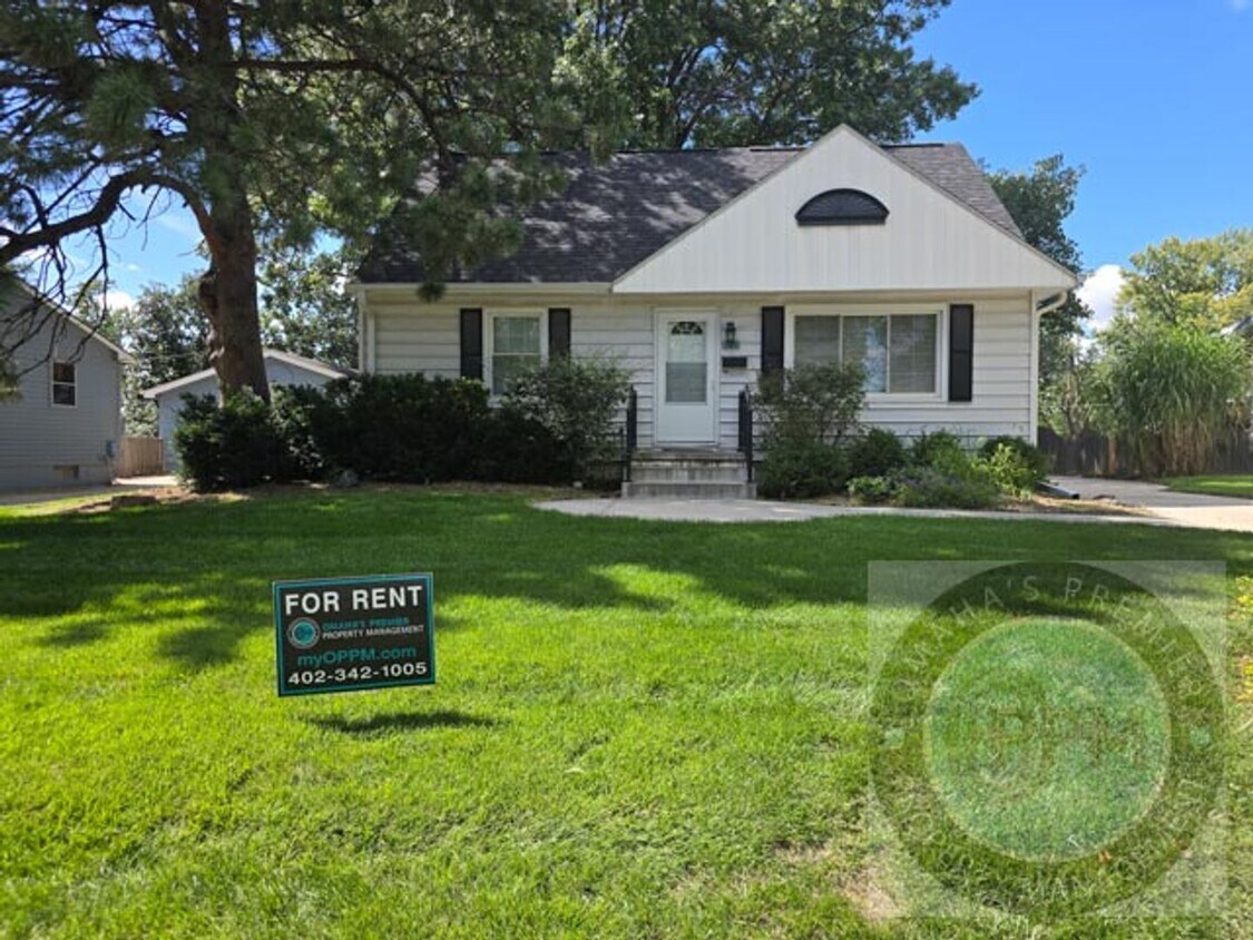 Beautiful 4 Bed 2 Bath Millard Home - Beautiful 4 Bed 2 Bath Millard Home