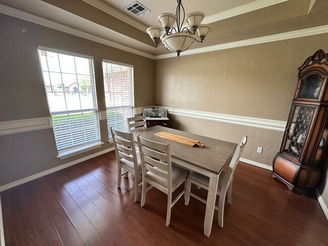 Building Photo - FOR RENT: Charming 4-Bedroom, 2-Bath Home ...