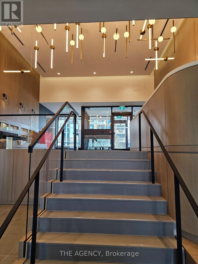 Photo du bâtiment - 7950-7950 Bathurst St