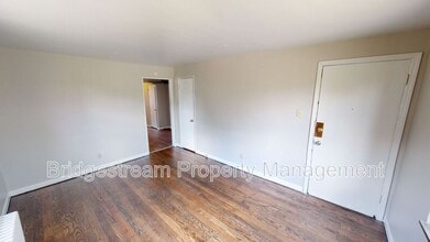 Building Photo - 550 Wiltshire Blvd
