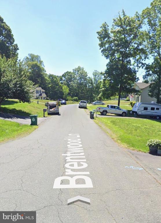 Building Photo - 23 Brentwood Ln