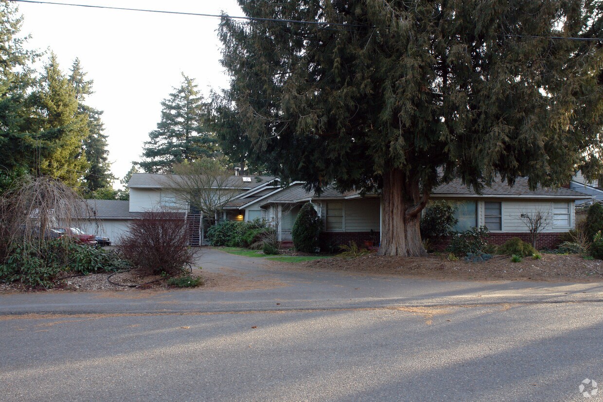Primary Photo - 4320-4328 NE Maywood Pl