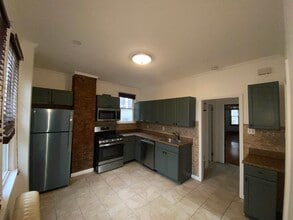 Building Photo - 1142 89th St