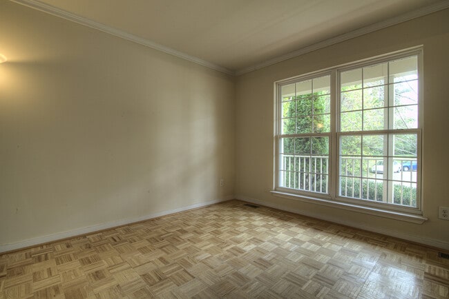 Building Photo - Large 3 Bedroom Home in Glen Allen! ***Available Mid July 2026***