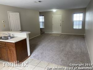 Building Photo - 2 br, 1.5 bath Townhome - 309 W Highland Dr