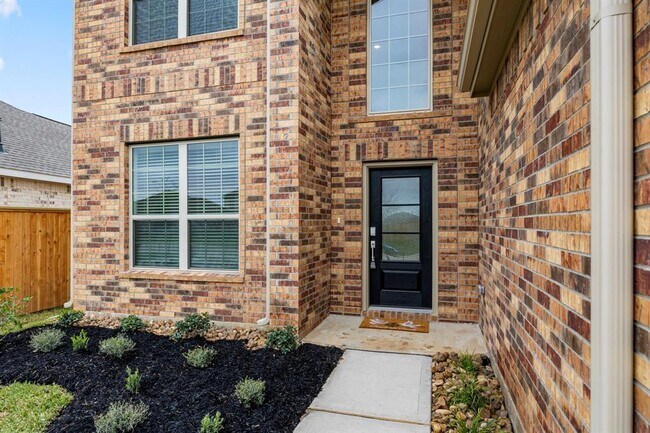 Building Photo - 26514 Ledgemont Dr